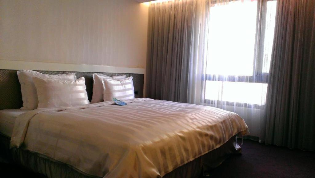Saual Keh Hotel Тайбэй Экстерьер фото